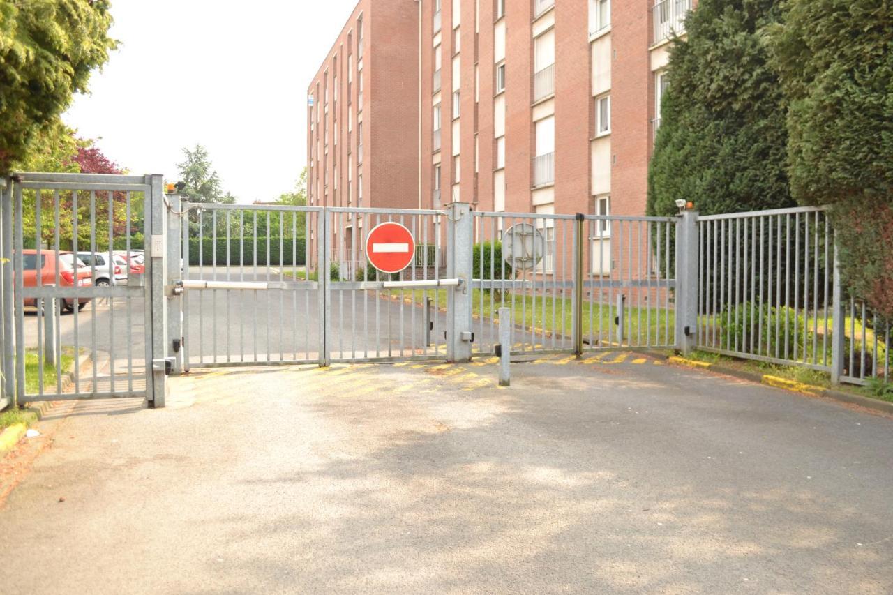 Apartment Résidence Laennec: Comfortable Near Chr And Medical Faculty Loos